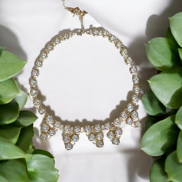 ✨ Crystal Encased Necklace & Stud Earring Set ✨ - Picture 15 of 16